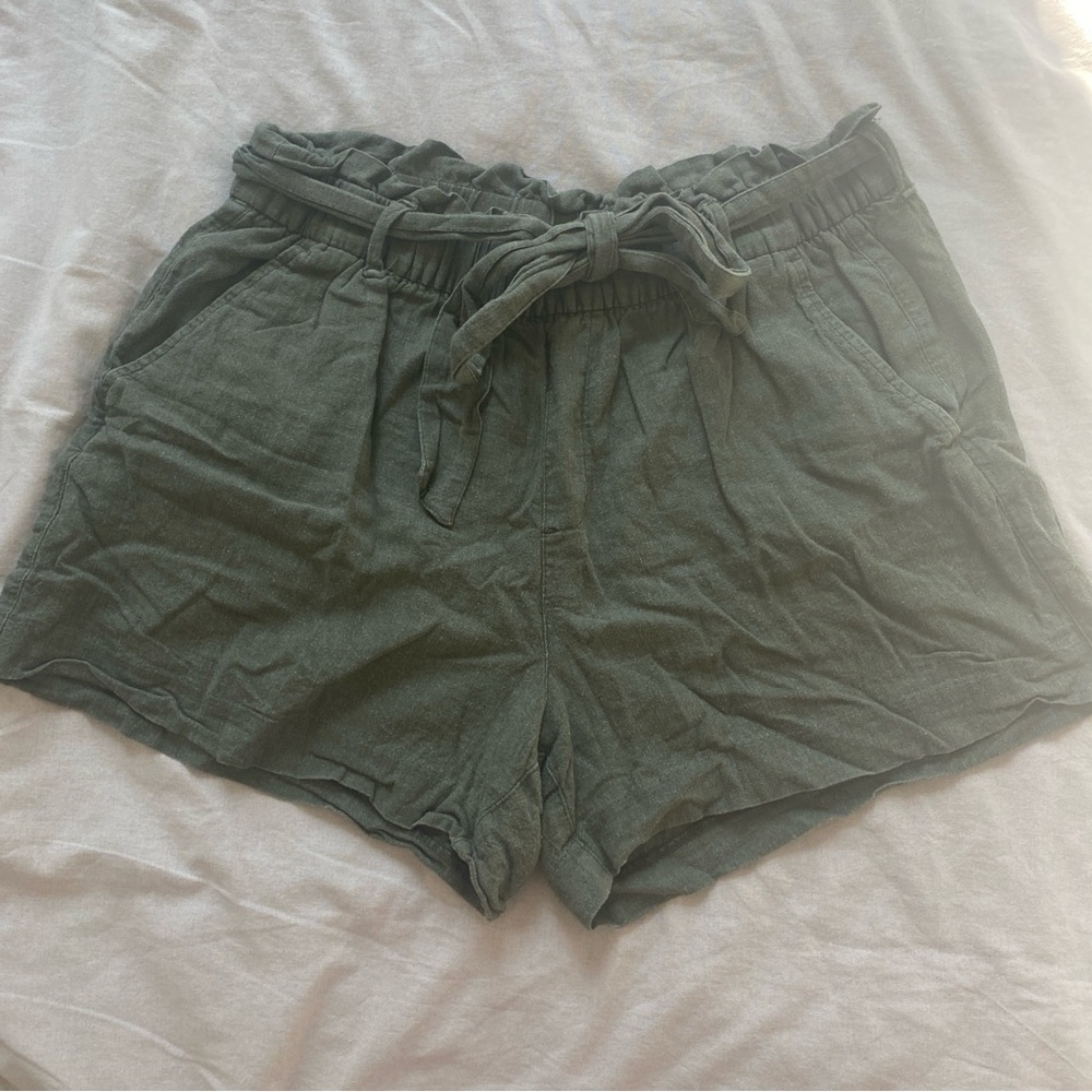 Old Navy Green Tie‎ Shorts